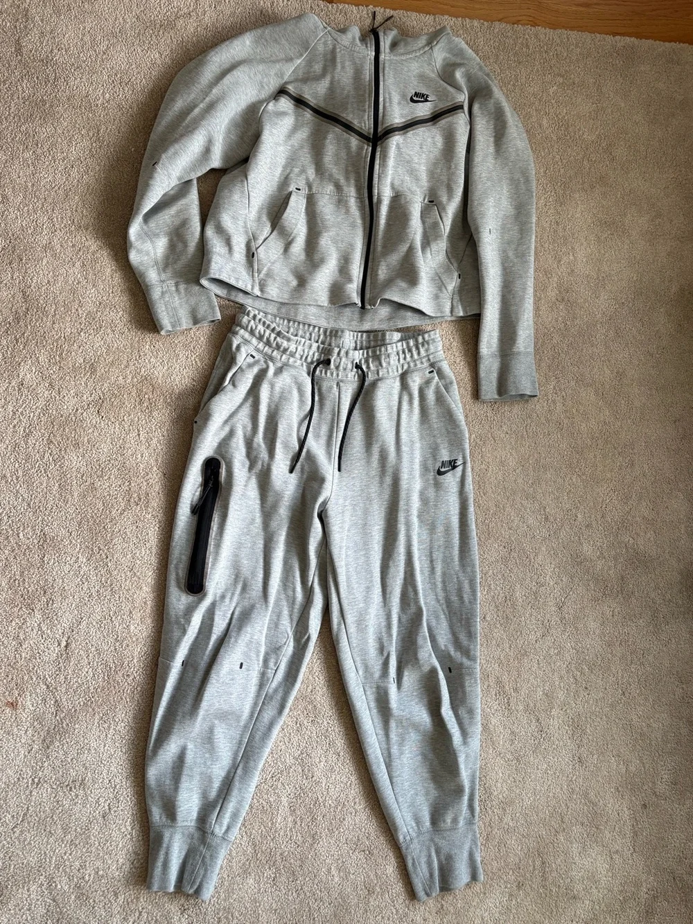Nike Tech Women’s Light Gray